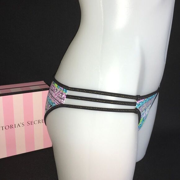 New! Victoria's Secret bikini bottom - Picture 3 of 4